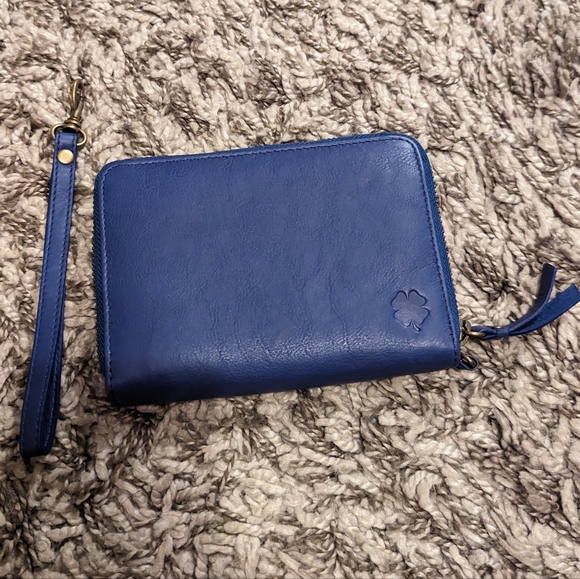 Lucky Brand Handbags - Lucky Brand leather wallet